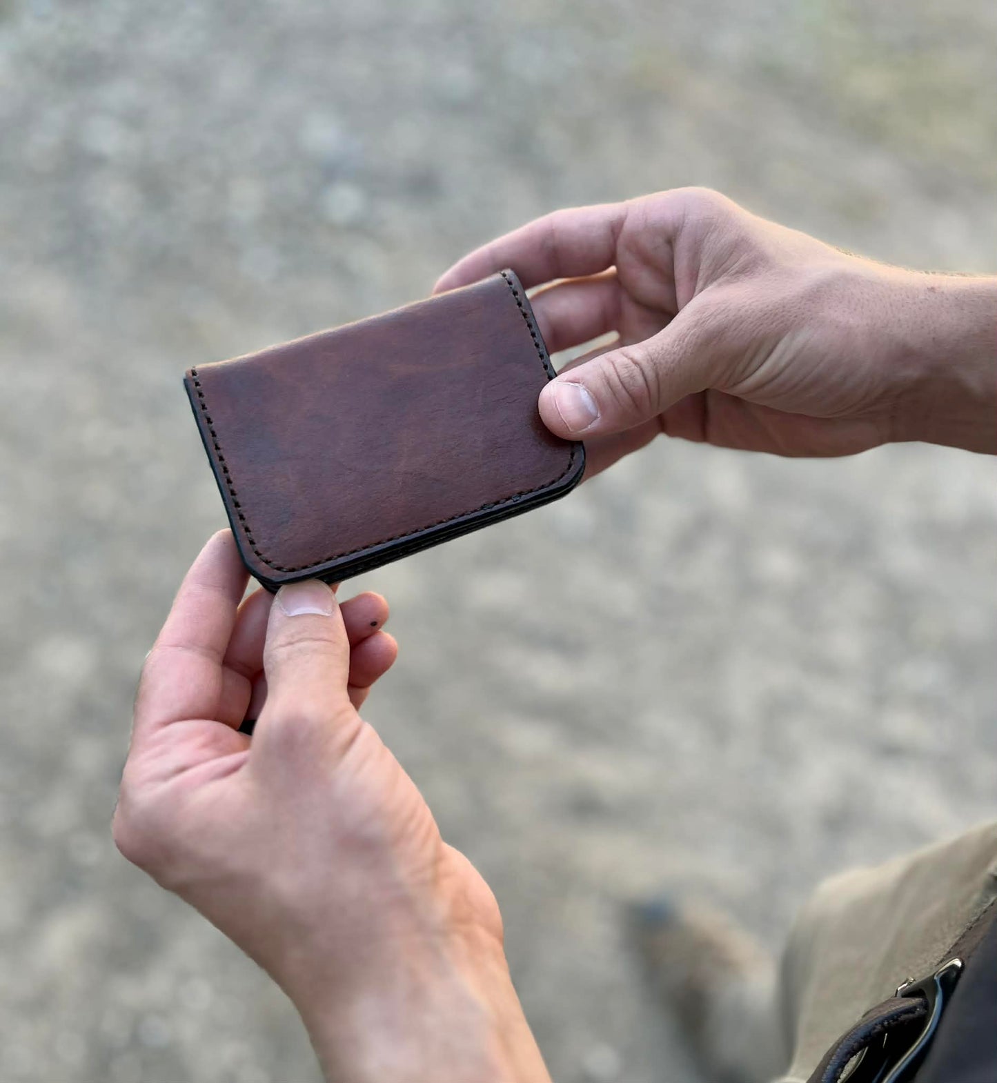 LEATHER VERTICAL BI-FOLD WALLET