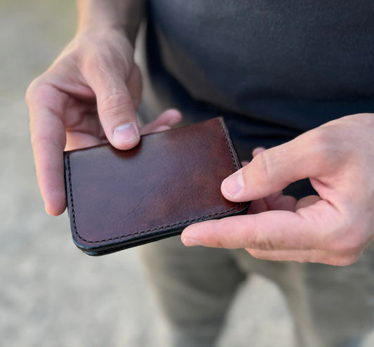 LEATHER VERTICAL BI-FOLD WALLET