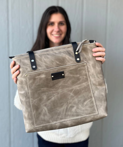 THE LEGACY BAG | LEATHER ZIPPER TOTE