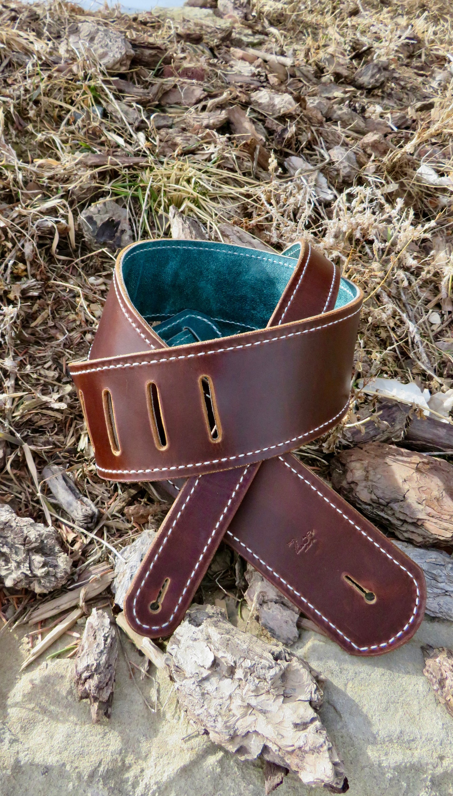 REVERSIBLE LEATHER GUITAR STRAP