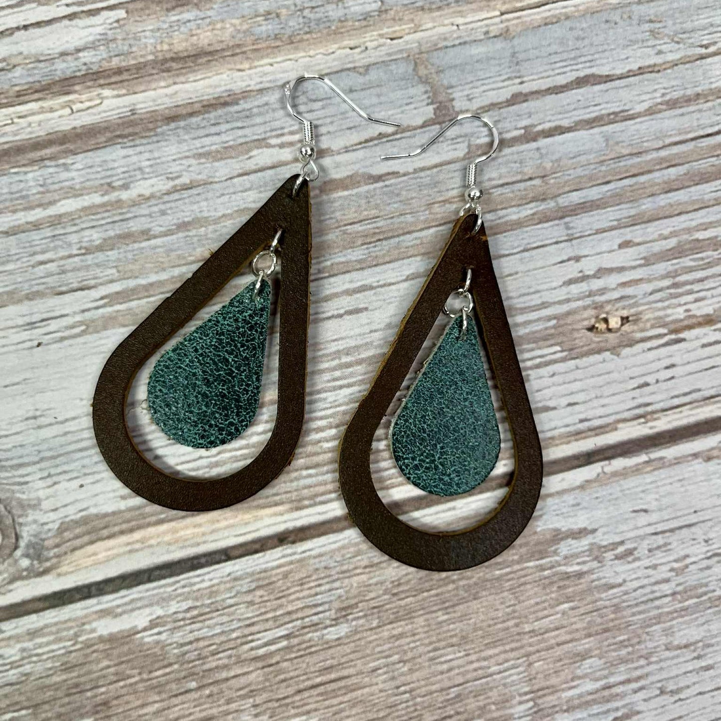 DANGLE TEARDROP LEATHER EARRINGS